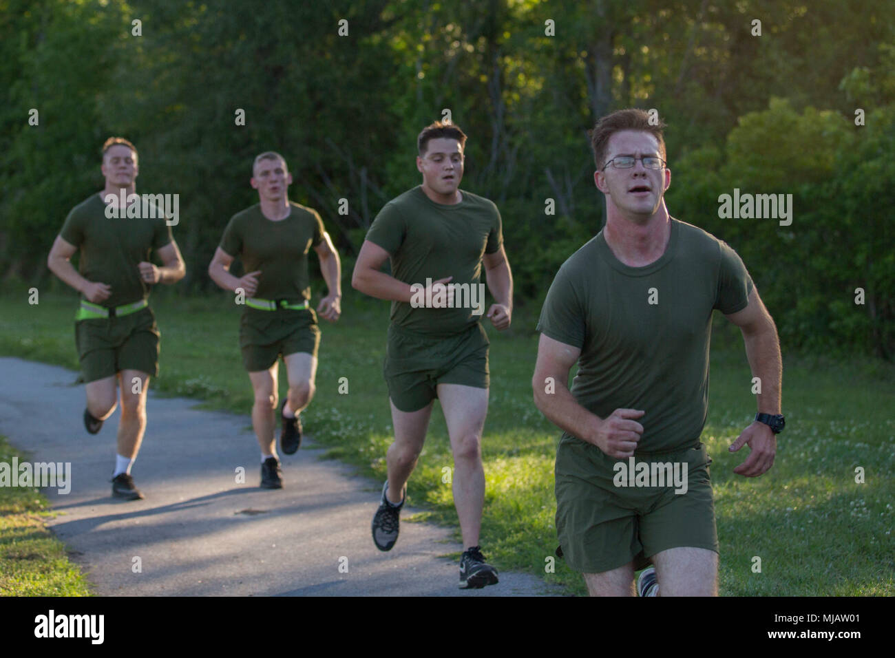 marine corps mile run time