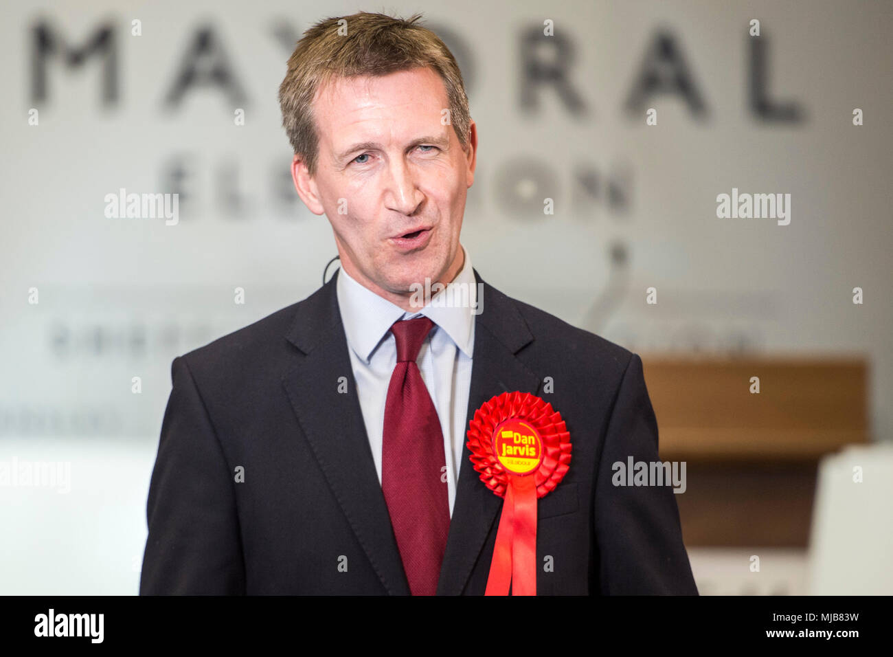 Bürgermeisterwahl Sheffield City Region 2018 Dan Jarvis, Labour MP für Barnsley Central ist als der Bürgermeister für die Sheffield City Region zurück Stockfoto