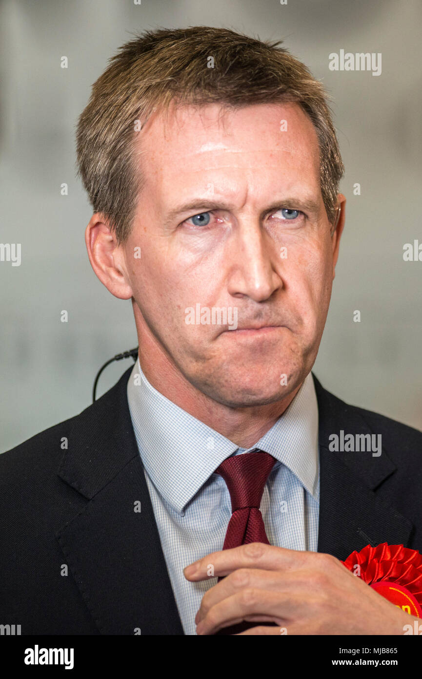 Bürgermeisterwahl Sheffield City Region 2018 Dan Jarvis, Labour MP für Barnsley Central ist als der Bürgermeister für die Sheffield City Region zurück Stockfoto