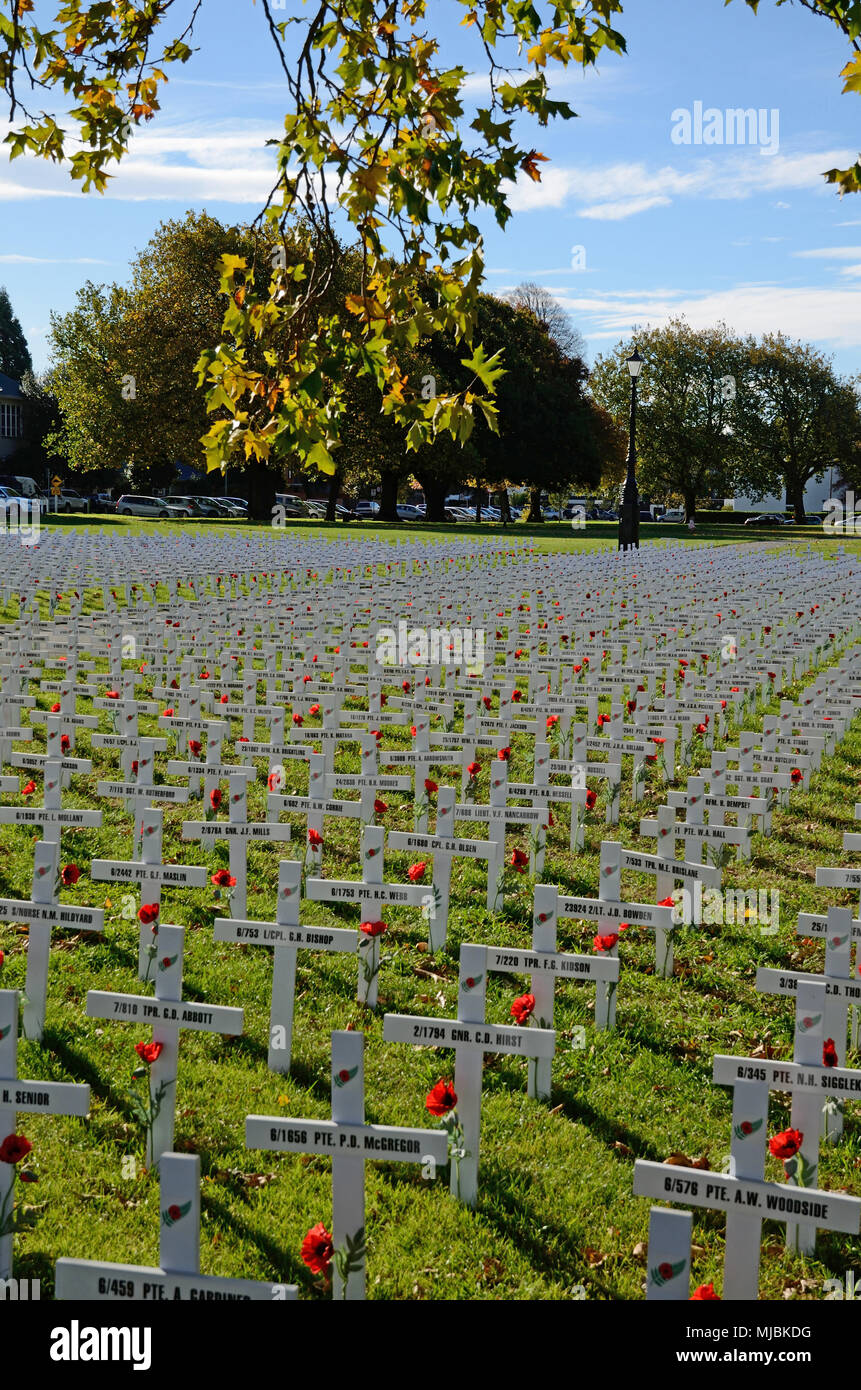 CHRISTCHURCH, NEUSEELAND, 20. APRIL 2018: ein Feld der Kreuze steht für diejenigen, die im Großen Krieg für eine Gedenkstätte auf dem Anzac Tag starb Stockfoto