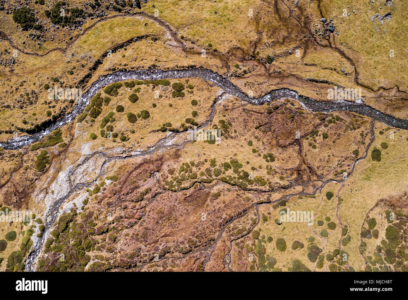 Luftaufnahmen Windungen des Flusses, Flüelapass, Kanton Graubünden Landwassertal, Schweiz Stockfoto