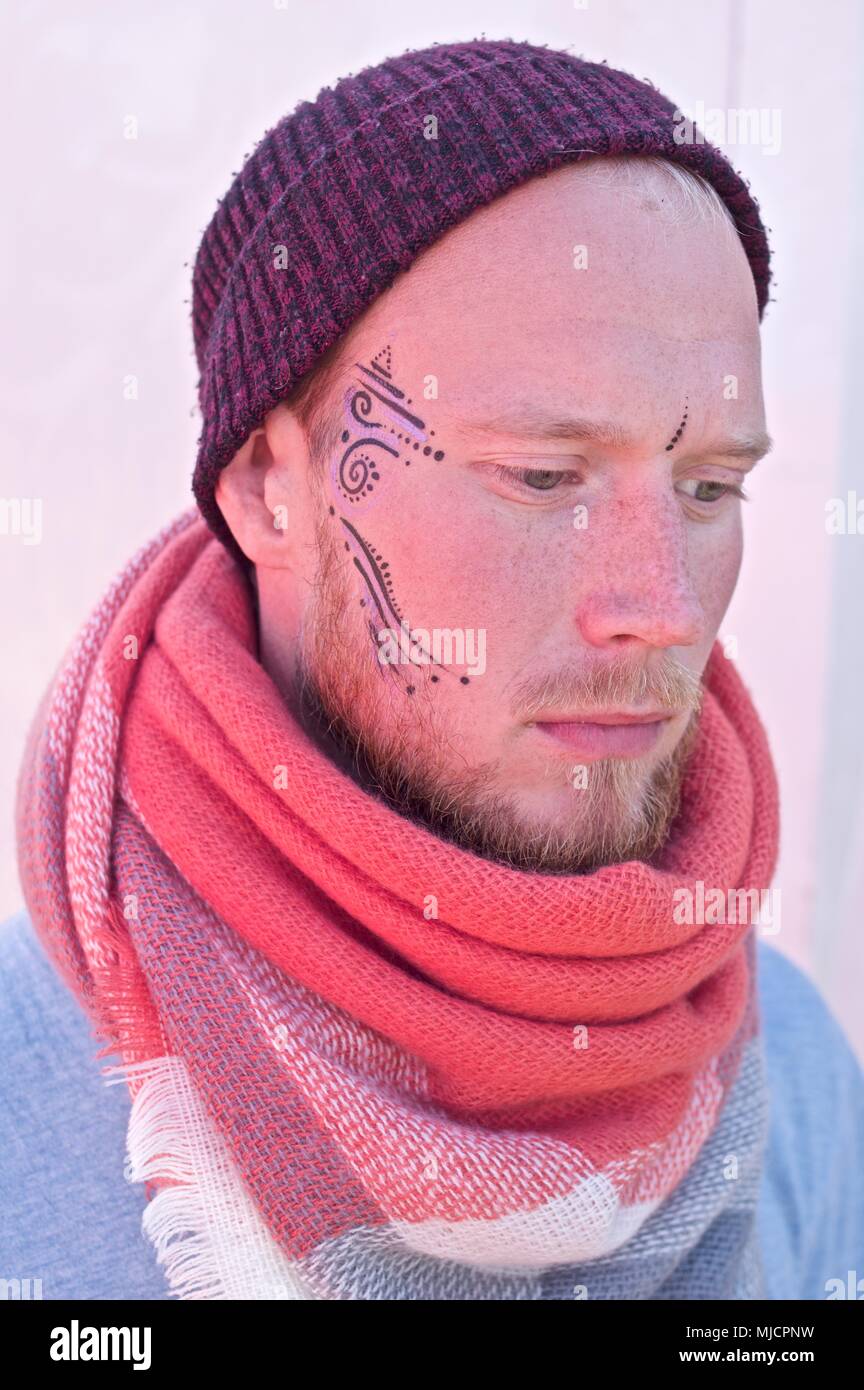 Nordic Mann Gesicht Farbe Stockfoto