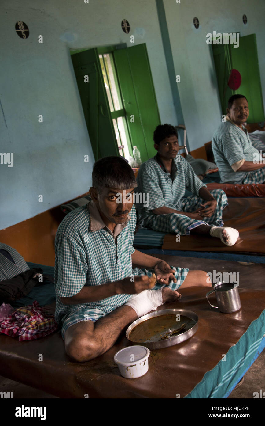 Mutter Teresa Leprakranken in Shanti Nagar, die Kolonie für Leprakranke in Titigarh, der Heimat gründete sie außerhalb Kolkata Stockfoto