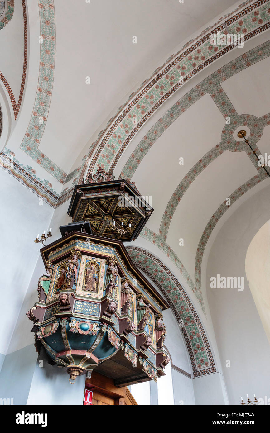 Kanzel und Innenraum der Kirche von Valleberga, Europa, Schweden, Lagan, Stockfoto