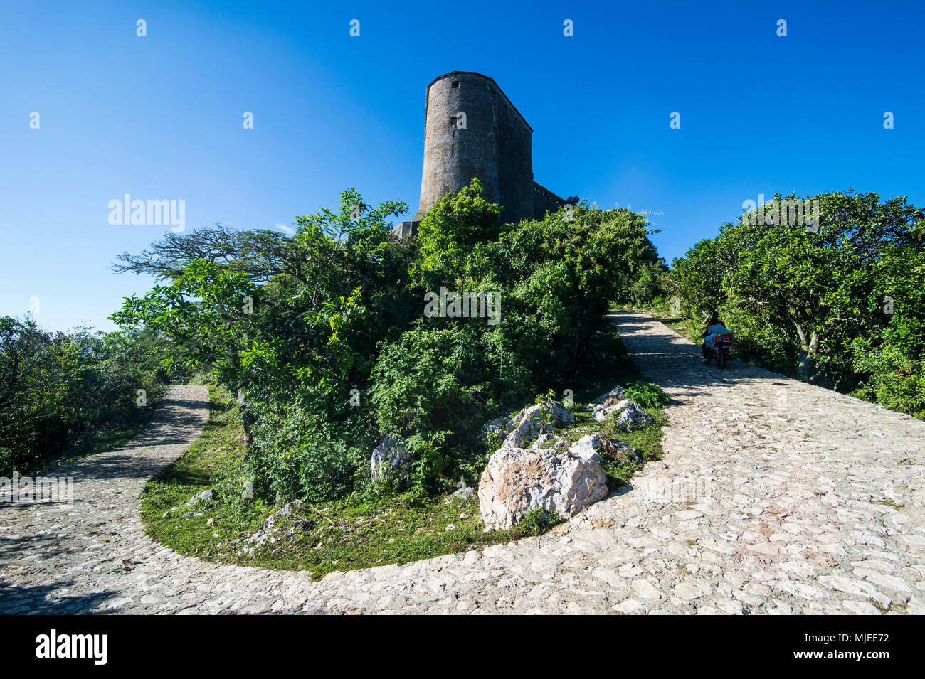 Blick auf die wunderschöne Bergwelt rund um UNESCO-Welterbe Blick die Citadelle Laferriere, Cap Haitien, Haiti, Karibik Stockfoto