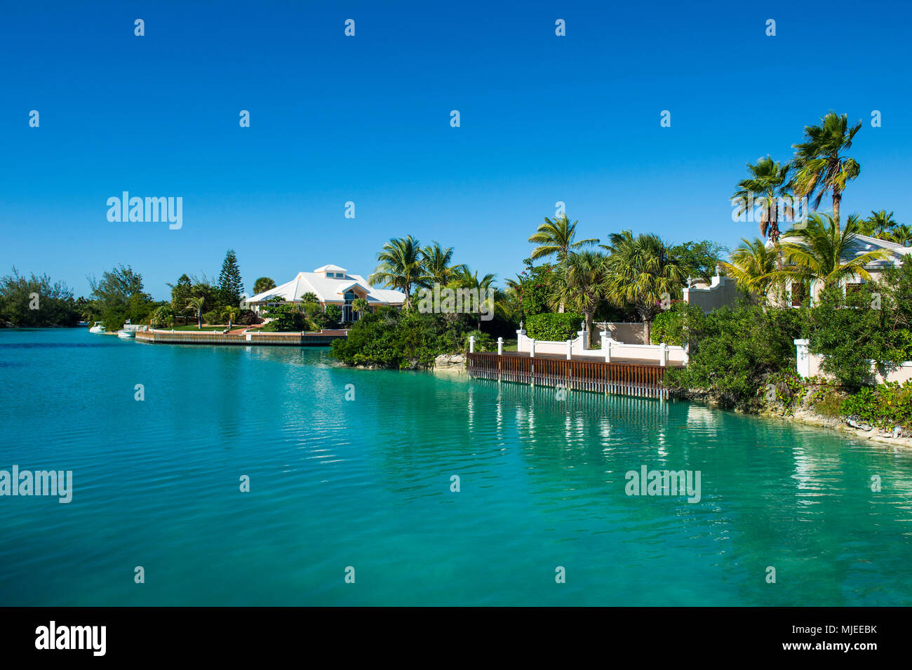 Luxuriöse Villen am nördlichen Ufer des Providenciales, Turks- und Caicosinseln Stockfoto