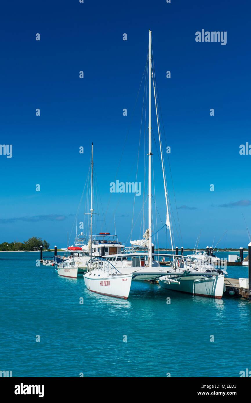 Luxus yachst am Nordufer des Providenciales, Turks- und Caicosinseln Stockfoto