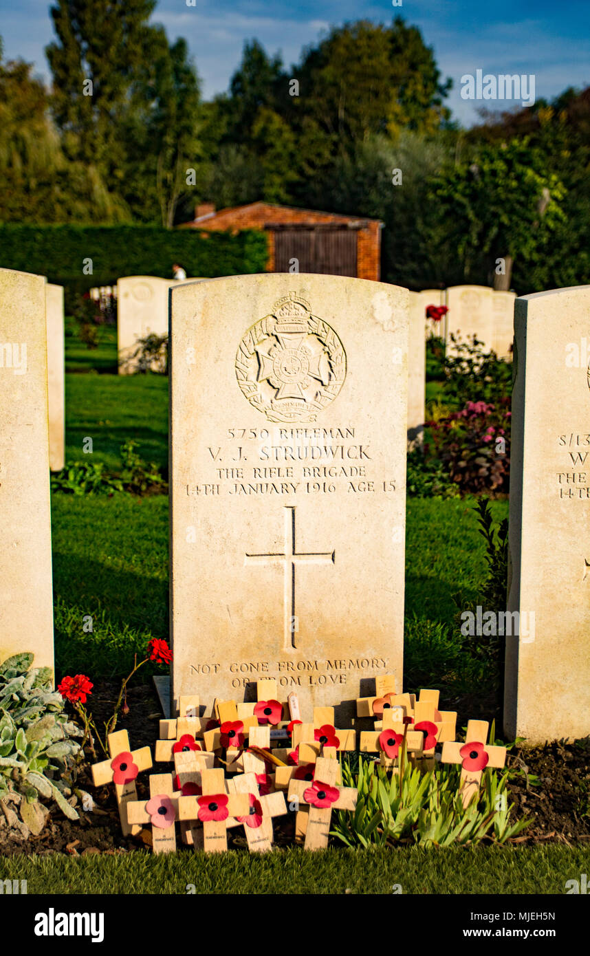 Soldatenfriedhöfe in Belgien. Stockfoto