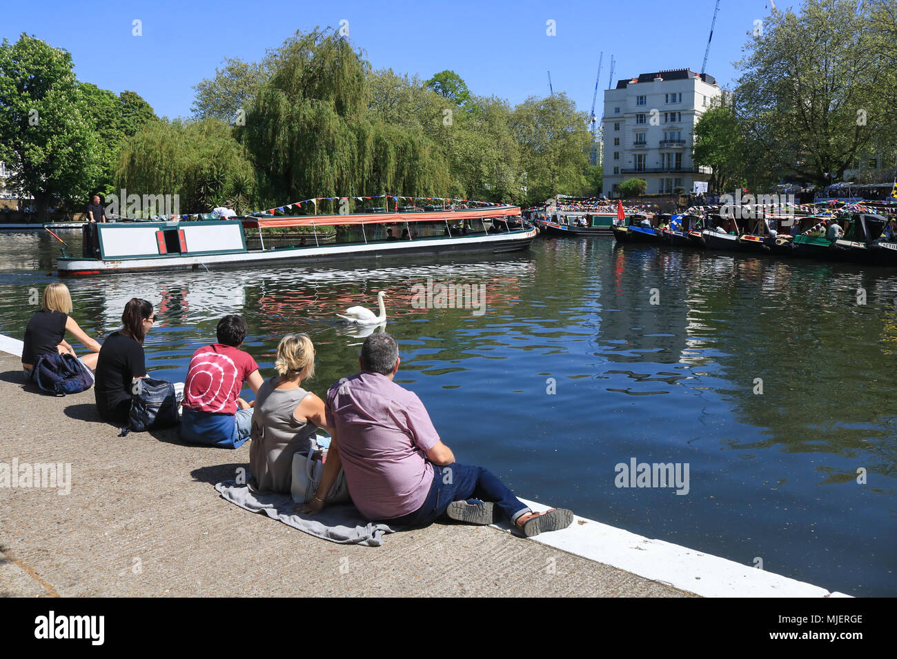 London, Großbritannien. 5 Mai, 2018. Die Menschen genießen die warme Frühlingssonne in Klein Venedig London als Temperaturen erwartet ein Wochenende Credit zu erheben sind: Amer ghazzal/Alamy leben Nachrichten Stockfoto