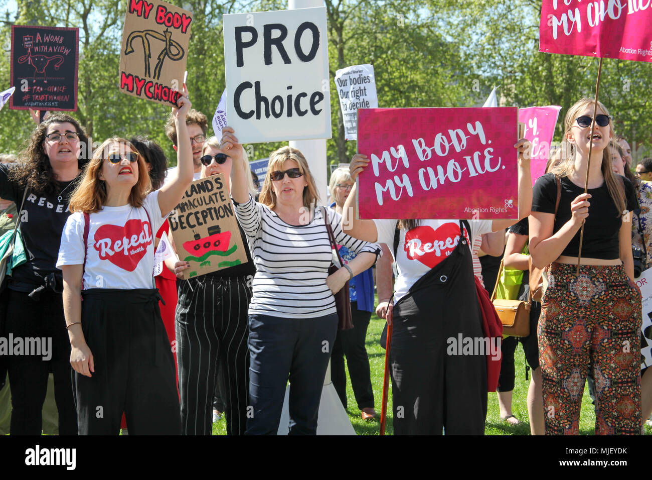 London, Großbritannien. 5 Mai, 2018. Pro-choice-Demonstranten Credit: Alex Cavendish/Alamy leben Nachrichten Stockfoto