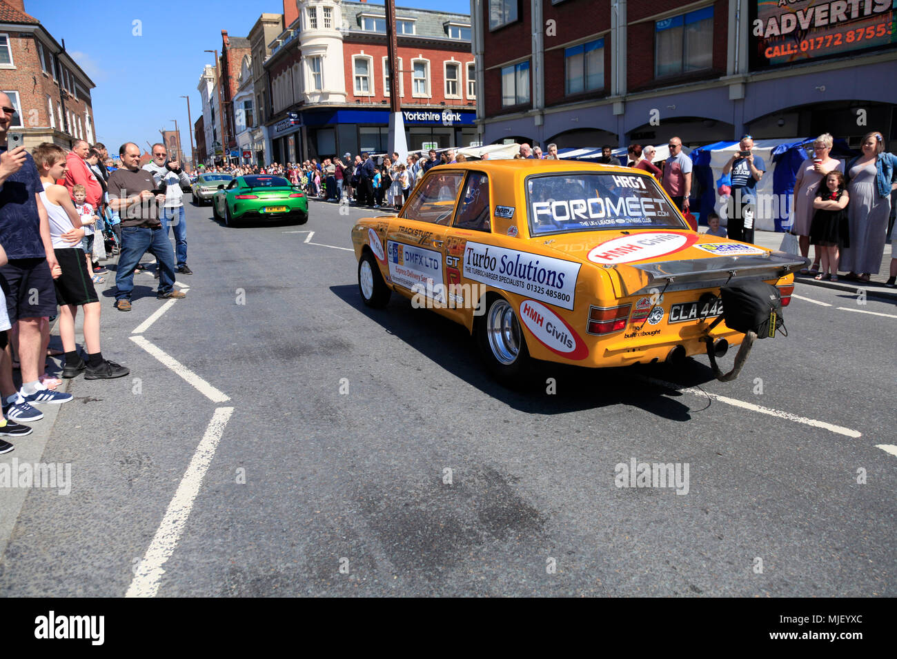 Stockton-on-Tees. 5 Mai, 2018. UK Wetter: Wetter. Stockton-on-Tees, Großbritannien, 5. Mai 2018. Einen sonnigen Tag für die Supercar, bei dem Sport und Prestige Autos im Konvoi entlang der High Street fahren. Kredit David Dixon/Alamy leben Nachrichten Stockfoto