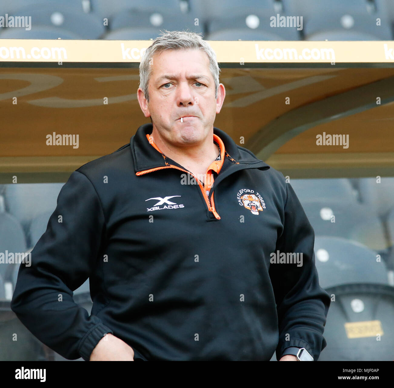 Die kcom Stadium, West Park, Hull, East Yorkshire, 5. Mai 2018. Betfred Super League Hull FC v Castleford Tiger Daryl Powell (Trainer) von Castleford Tiger Credit: Touchlinepics/Alamy leben Nachrichten Stockfoto