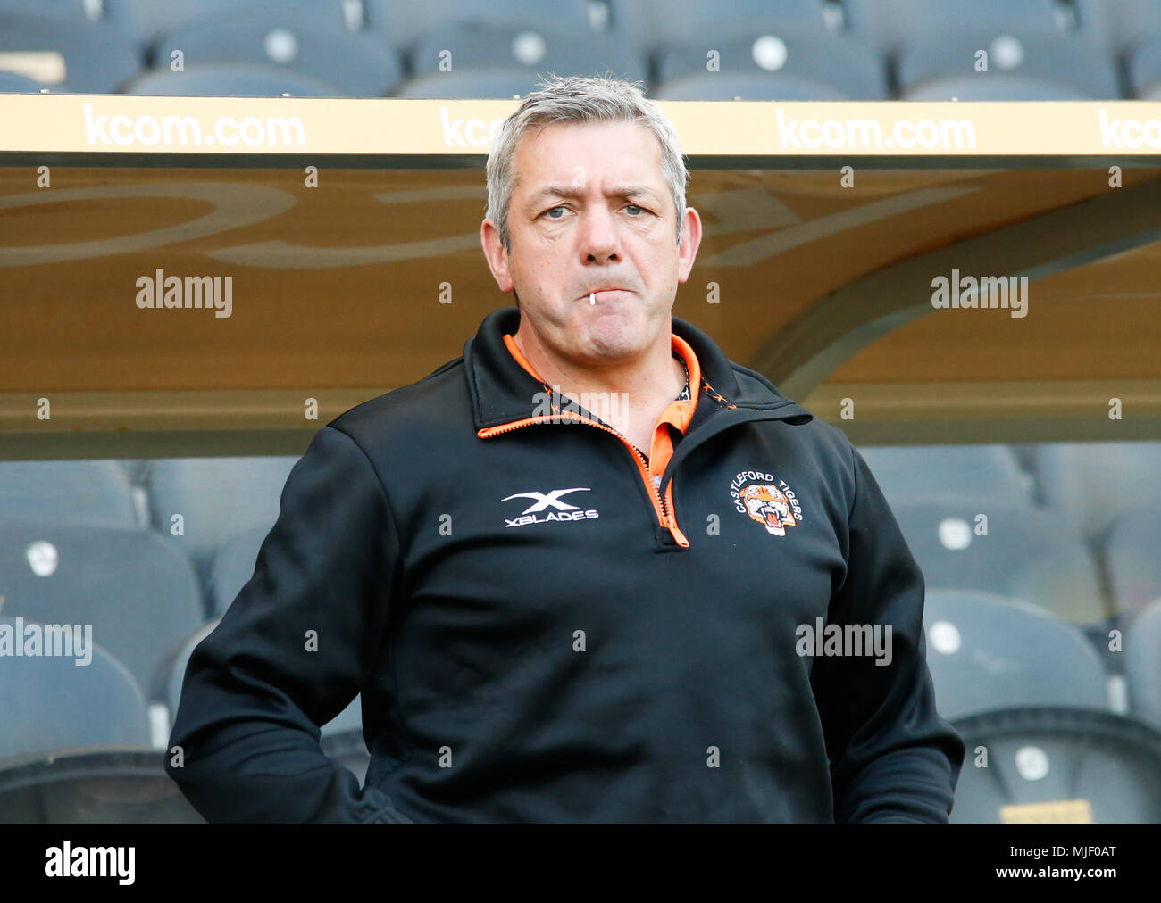 Die kcom Stadium, West Park, Hull, East Yorkshire, 5. Mai 2018. Betfred Super League Hull FC v Castleford Tiger Daryl Powell (Trainer) von Castleford Tiger Credit: Touchlinepics/Alamy leben Nachrichten Stockfoto