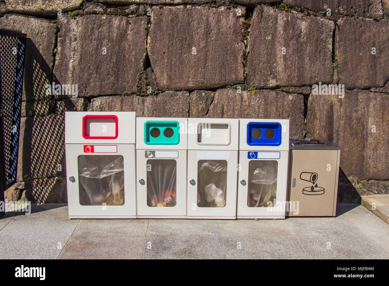 Müll jeder Art von Müll bei Burg oder wichtige Orte, Japan. Stockfoto