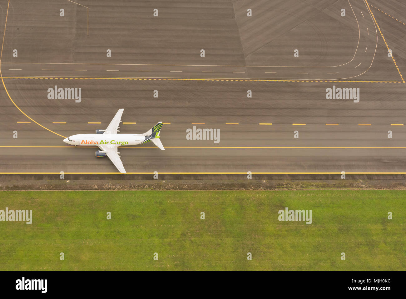 Vereinigte Staaten Hawaii Big Island : Flugzeug Rollen auf der Start- und  Landebahn am Hilo International Airport Stockfotografie - Alamy