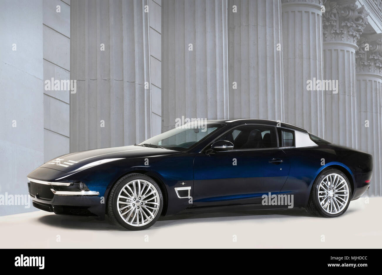 Luxus touring Fotos und Bildmaterial in hoher Auflösung Alamy