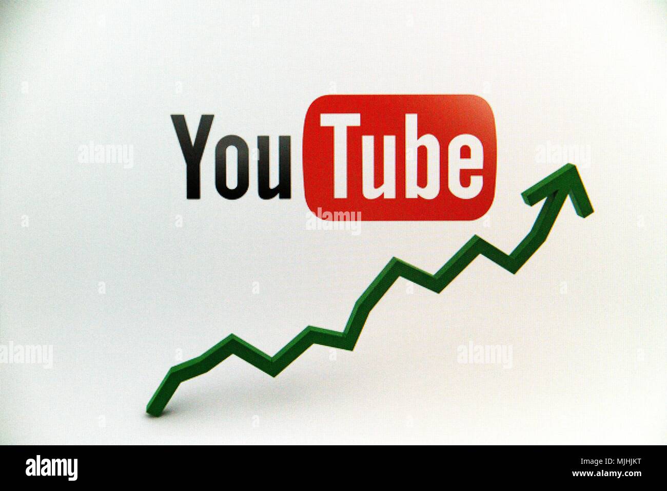 Youtube Ein Video Hosting Site Wo Die Benutzer Senden Konnen Bewerten Beobachten Kommentieren Und Freigeben Von Videos Es Wurde Im Februar 2005 Von Steve Chen Erstellt Stockfotografie Alamy