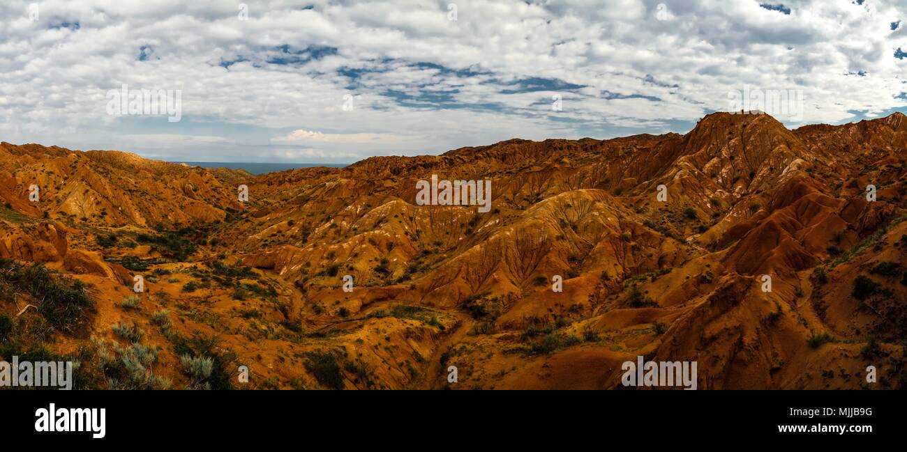 Panorama der Skazka aka Fairytale Canyon, Issyk-Kul, Kirgistan Stockfoto