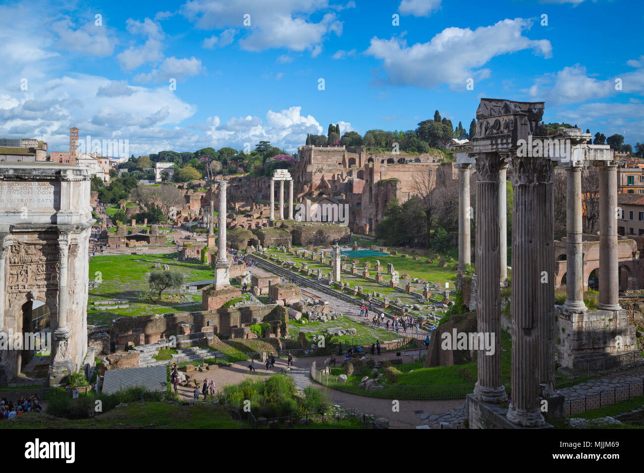 Rom, Italien. Überblick über das Forum Romanum. Das Forum ist Teil des historischen Zentrums von Rom, das ist ein UNESCO-Weltkulturerbe. Stockfoto