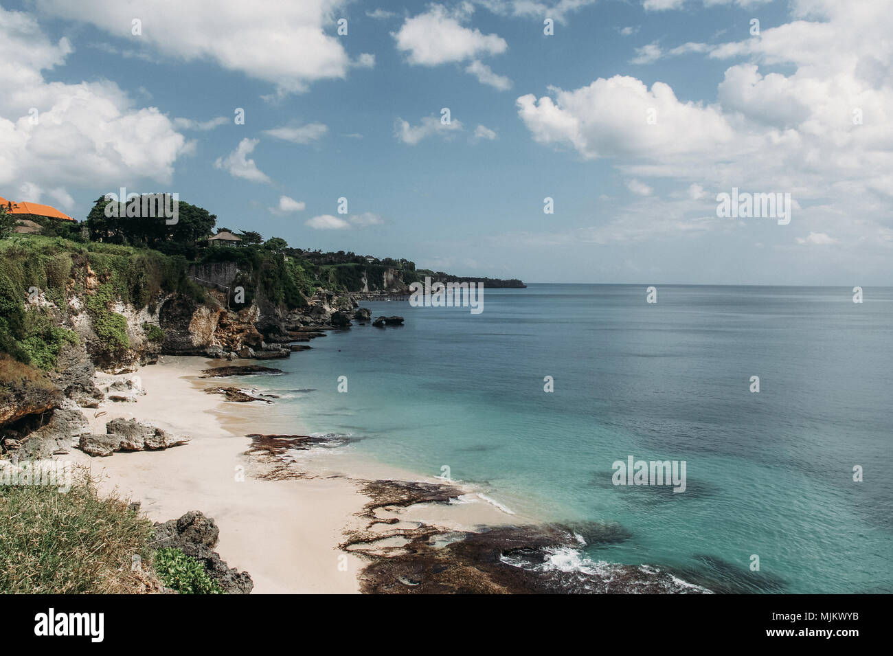 Küste Insel Bali Bay Strand mit weißem Sand Stockfoto