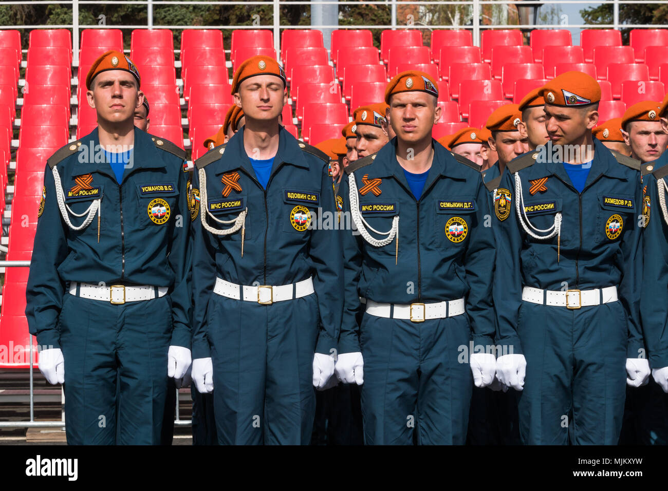 SAMARA - 5. Mai: Generalprobe der militärischen Parade während der Feier der Tag des Sieges im Großen Vaterländischen Krieg - russische Soldaten, die auf dem Stockfoto