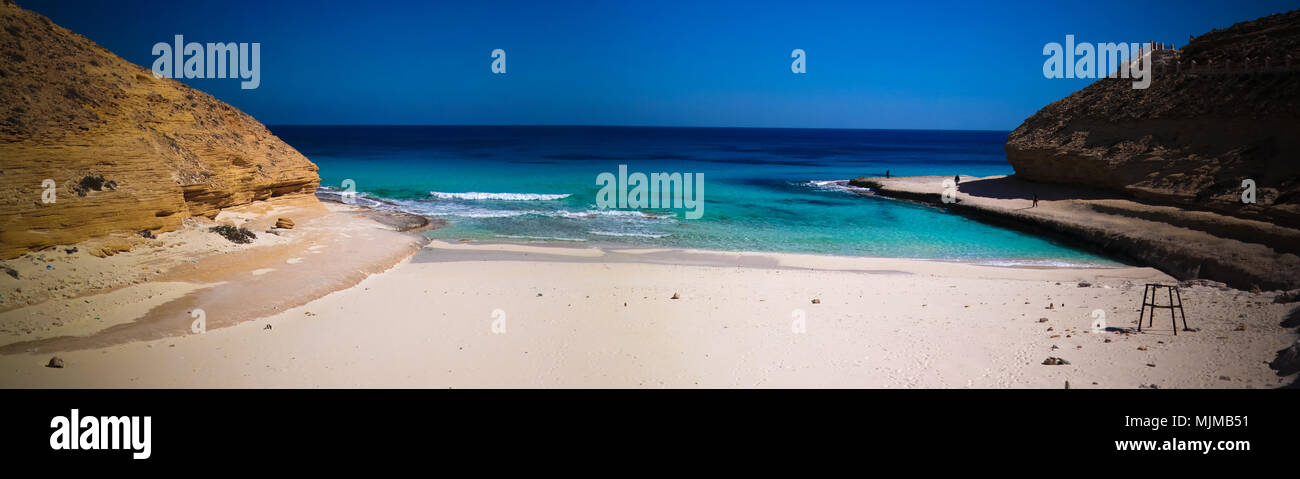 Landschaft mit Sand Ageeba Beach in der Nähe von Marsa Matruh, Ägypten Stockfoto