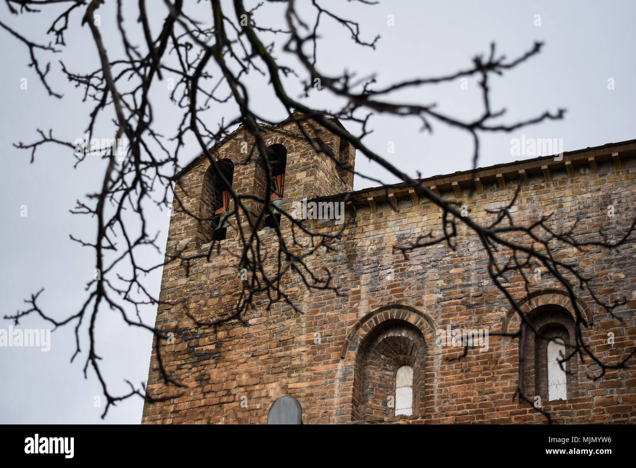 Kirche von San Caprasio ist eine kleine mittelalterliche Kirche von Aragon, der in Santa Cruz de la Serós (Huesca) Foto: Eduardo Manzana befindet. Stockfoto