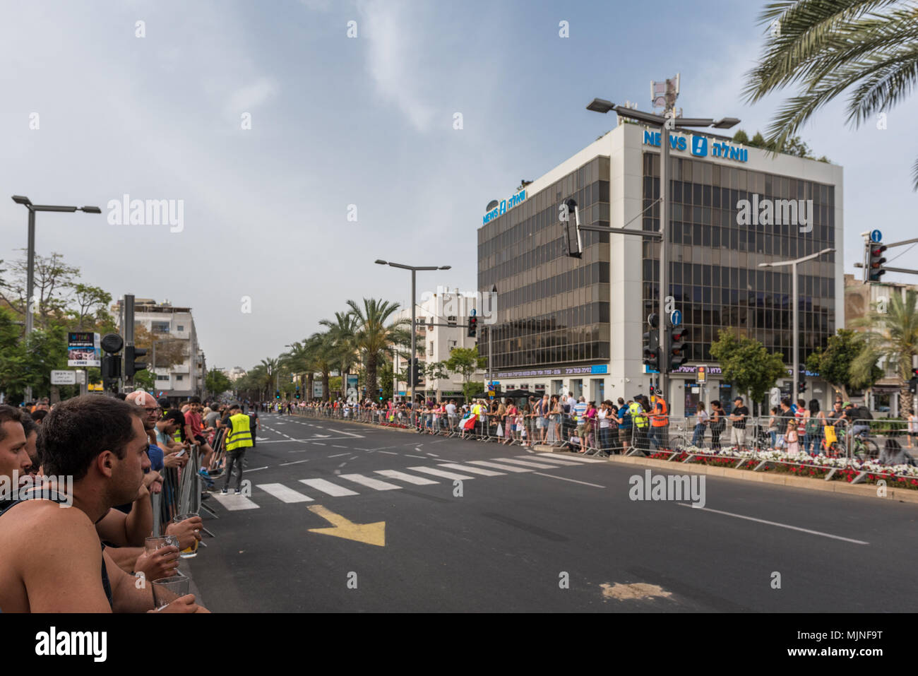 Israel, Tel Aviv-Yafo vom 5. Mai 2018: 2018 Giro d'Italia - Masse warten auf die Ankunft in Tel Aviv Stockfoto