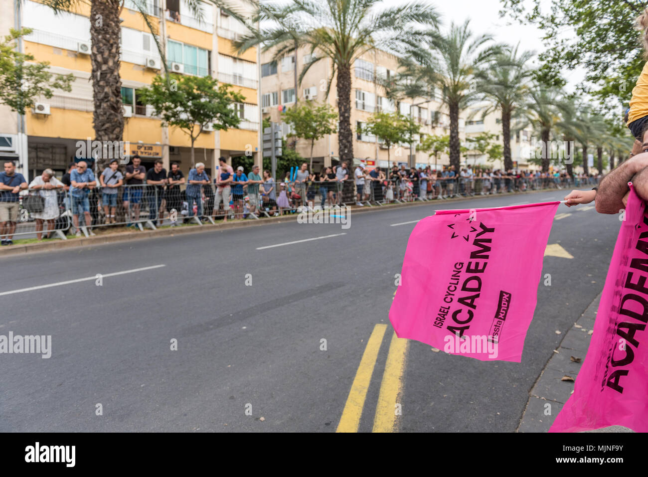 Israel, Tel Aviv-Yafo vom 5. Mai 2018: 2018 Giro d'Italia - Ankunft in Tel Aviv - Israel radfahren Akademie Flagge Stockfoto
