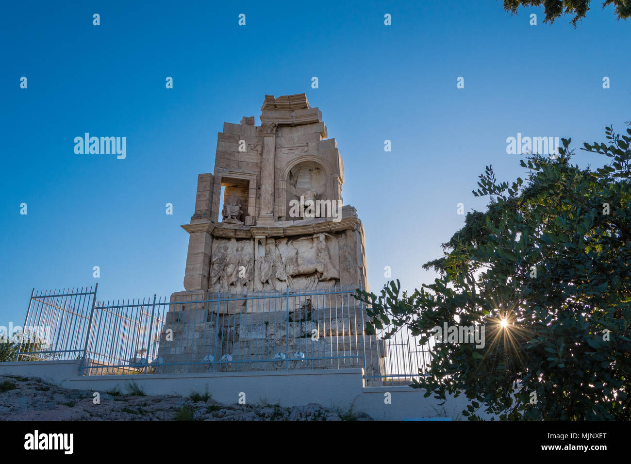 Die Philpappos Monument, das sich in Athen, Griechenland. Eine antike griechische Mausoleum Philopappus gewidmet, ein Prinz aus dem Königreich Kommagene. Stockfoto