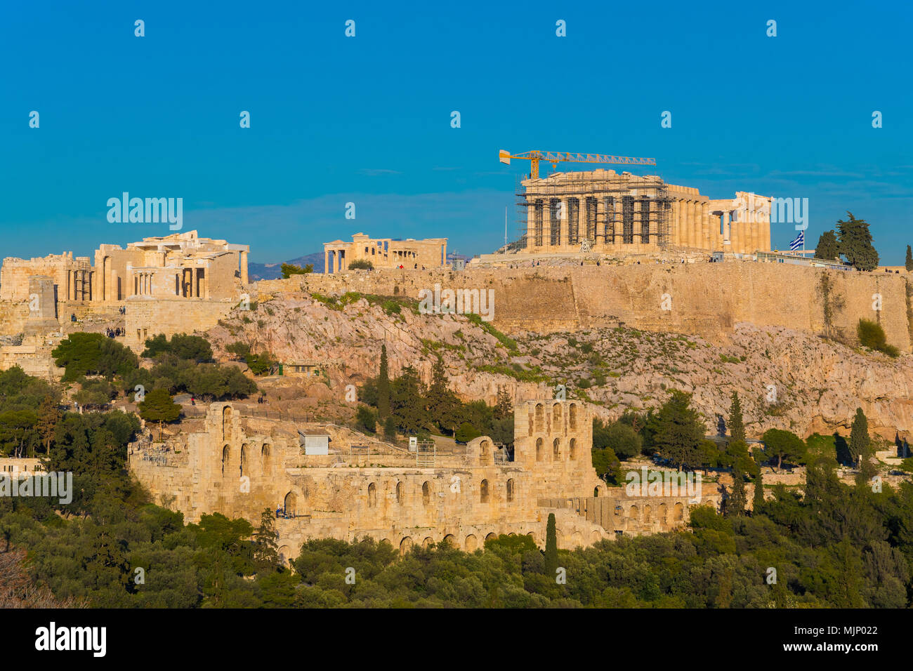 Blick auf die Akropolis und das Theater Odeon des Herodes in Athen Griechenland Stockfoto