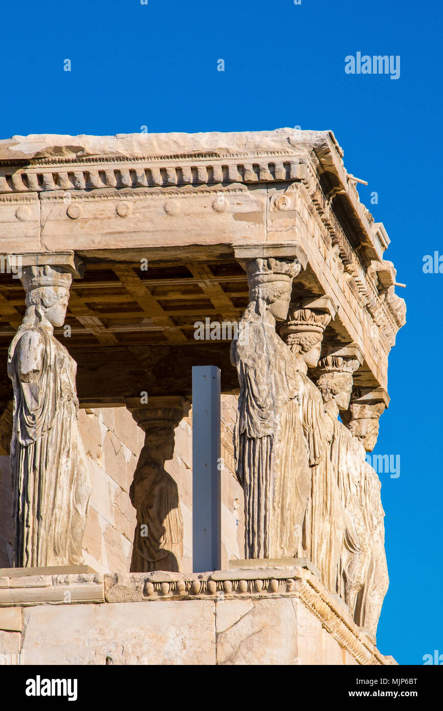 Die Karyatiden des Erechtheion auf der Akropolis Athen Griechenland. Stockfoto