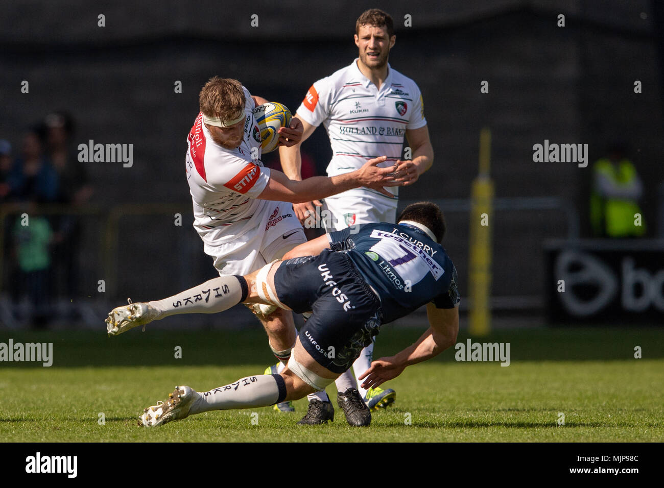 Die Leicester Tigers Brendon O'Connor ist von TOM CURRY 5 Verkauf Hai Mai 2018 angegangen, AJ Bell Stadium, Verkauf, England; English Premiership Rugby Le Stockfoto