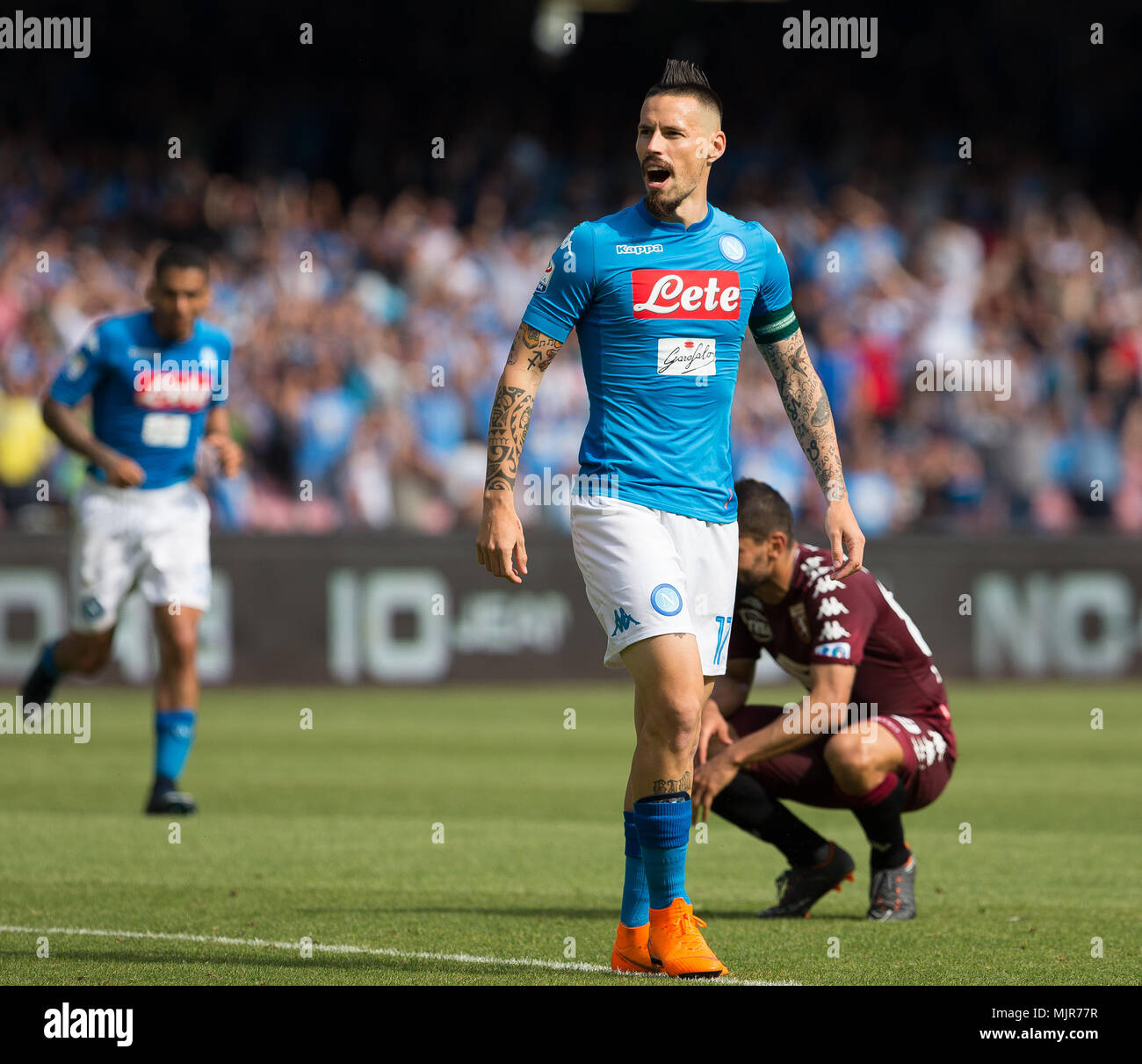 Marek Hamsik Des Ssc Napoli Feiert Nach Zahlen Wahrend Der Serie Ein Fussballspiel Zwischen Ssc Neapel Und Turin In San Paolo Stadions Endstand 2 2 Napoli Torino Fc Stockfotografie Alamy