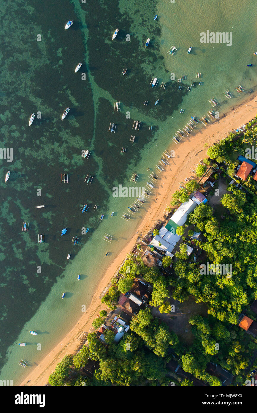 Luftaufnahme der Strand von Sanur, Bali, Indonesien. top View Stockfoto