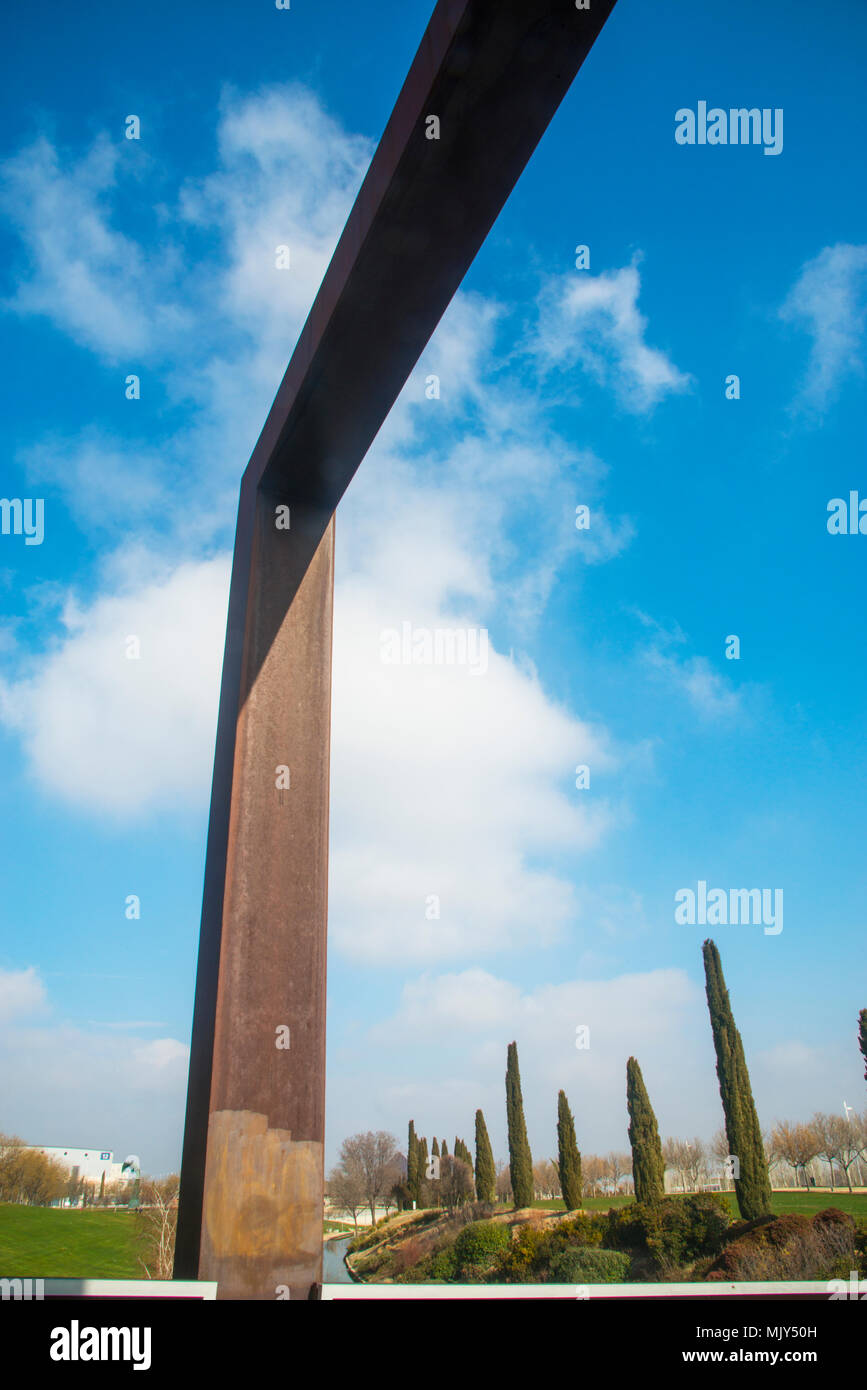 Moderne Skulptur. Juan Carlos I Park, Campo De Las Naciones, Madrid, Spanien. Stockfoto