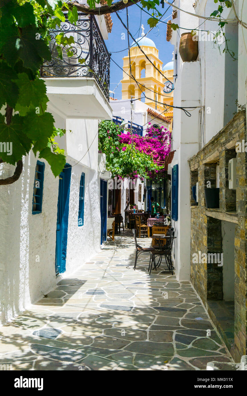 Street View in Driopis (Driopida), das traditionelle Dorf Insel der Kykladen Kythnos in Griechenland Stockfoto