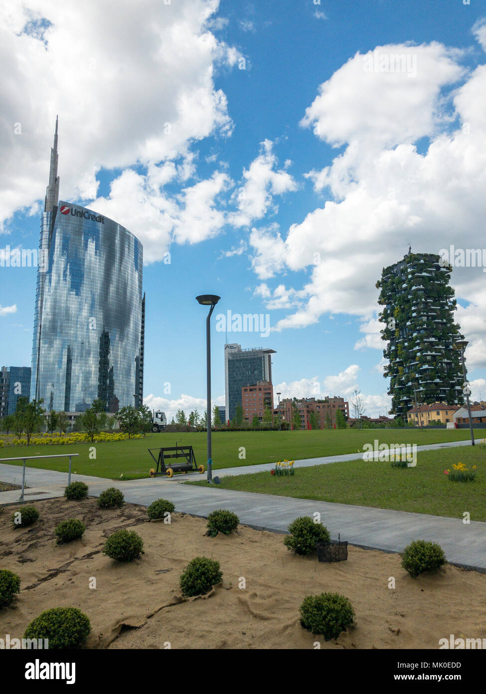 Stiftung Riccardo Catella, Unicredit Turm und Vertikale Wald, Bibliothek der Bäume, neuer Park in Mailand, Wolkenkratzer. April, 30, 2018. Lombardei, Italien Stockfoto
