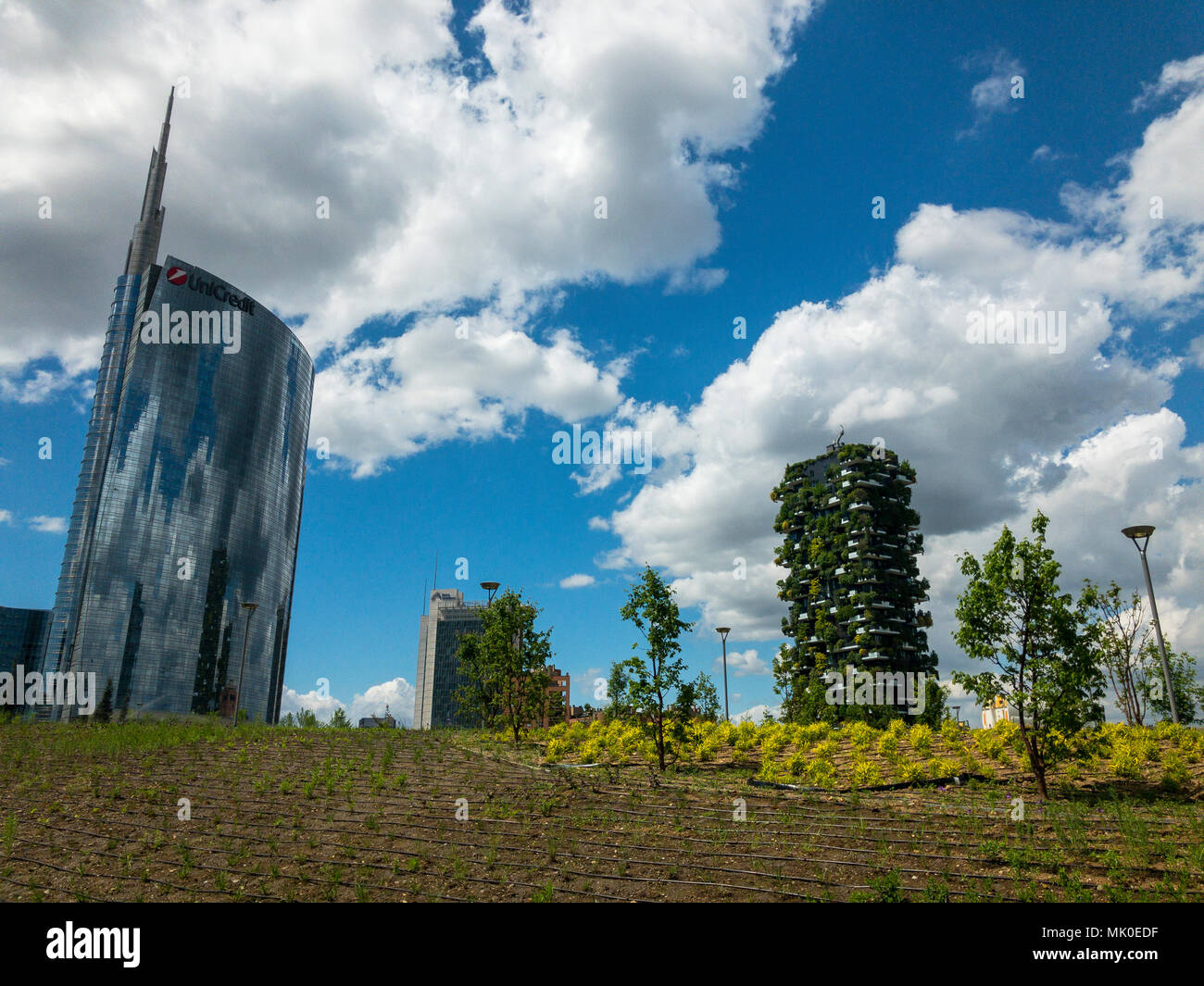 Stiftung Riccardo Catella, Unicredit Turm und Vertikale Wald, Bibliothek der Bäume, neuer Park in Mailand, Wolkenkratzer. April, 30, 2018. Lombardei, Italien Stockfoto
