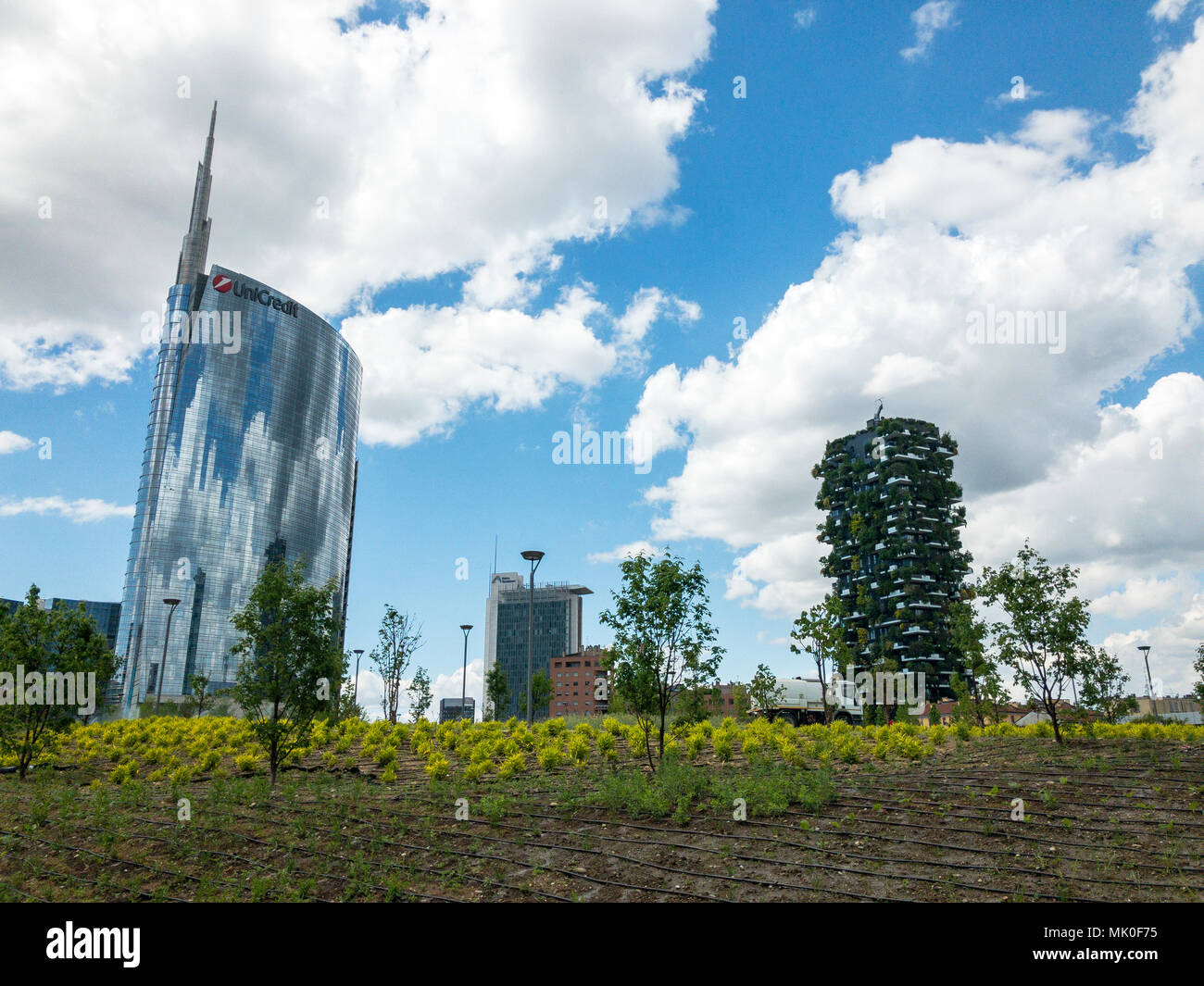 Stiftung Riccardo Catella, Unicredit Turm und Vertikale Wald, Bibliothek der Bäume, neuer Park in Mailand, Wolkenkratzer. April, 30, 2018. Lombardei, Italien Stockfoto