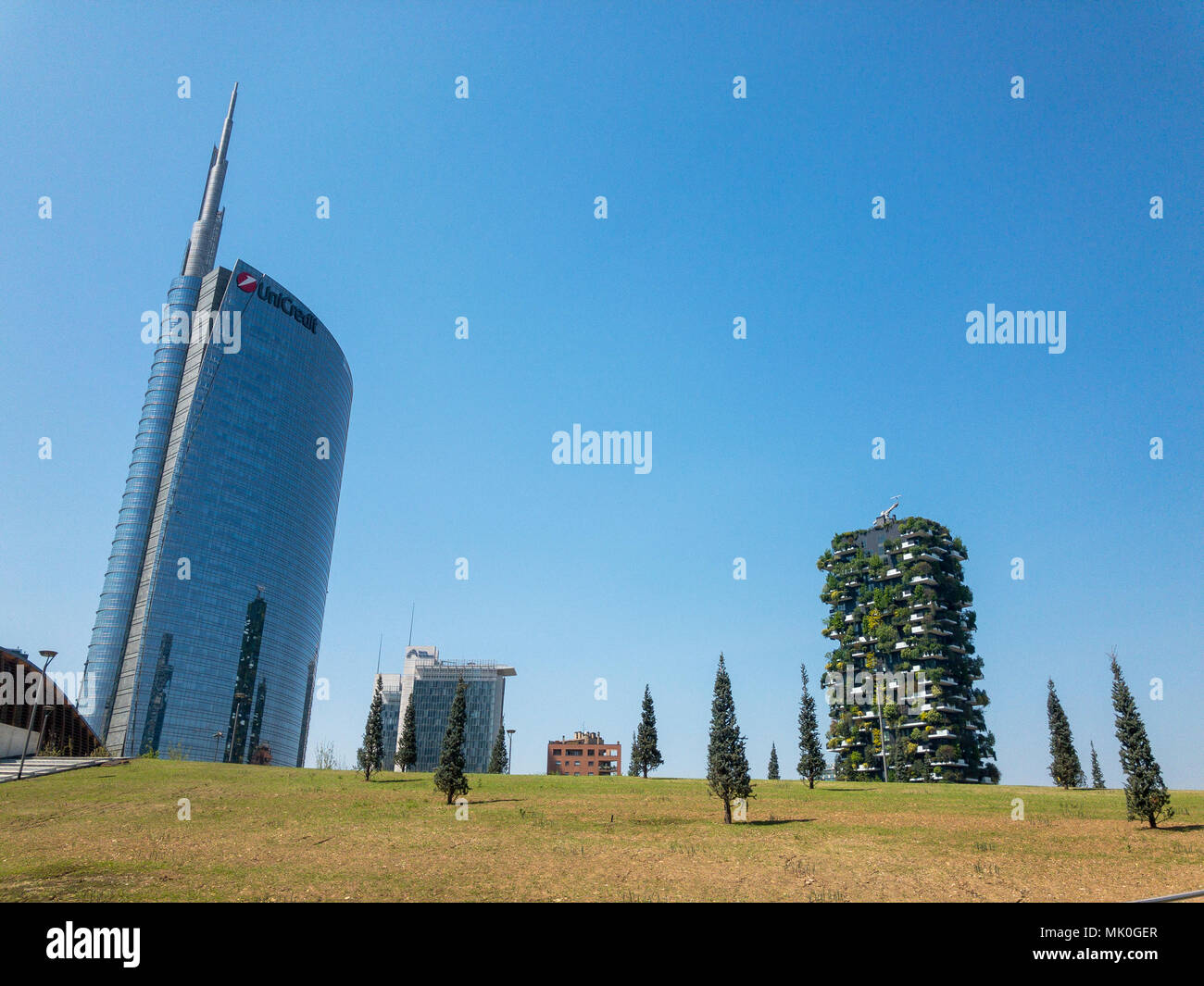 Stiftung Riccardo Catella, Unicredit Turm und Vertikale Wald, Bibliothek der Bäume, neuer Park in Mailand, Wolkenkratzer. April, 30, 2018. Lombardei, Italien Stockfoto