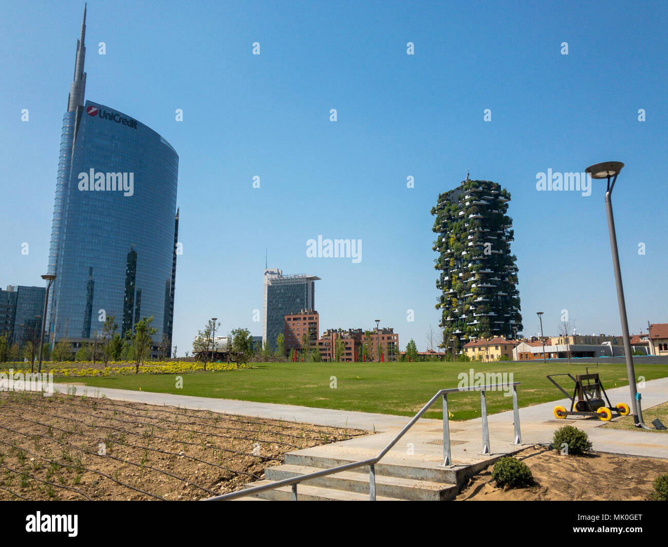 Stiftung Riccardo Catella, Unicredit Turm und Vertikale Wald, Bibliothek der Bäume, neuer Park in Mailand, Wolkenkratzer. April, 30, 2018. Lombardei, Italien Stockfoto