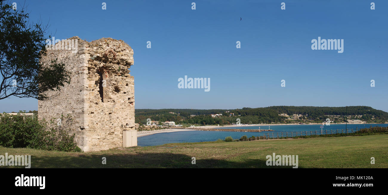 Die byzantinischen Turm von Agios Georgios (Stavronikita) auf Sani Hügel der Halbinsel Kassandra Chalkidiki Stockfoto