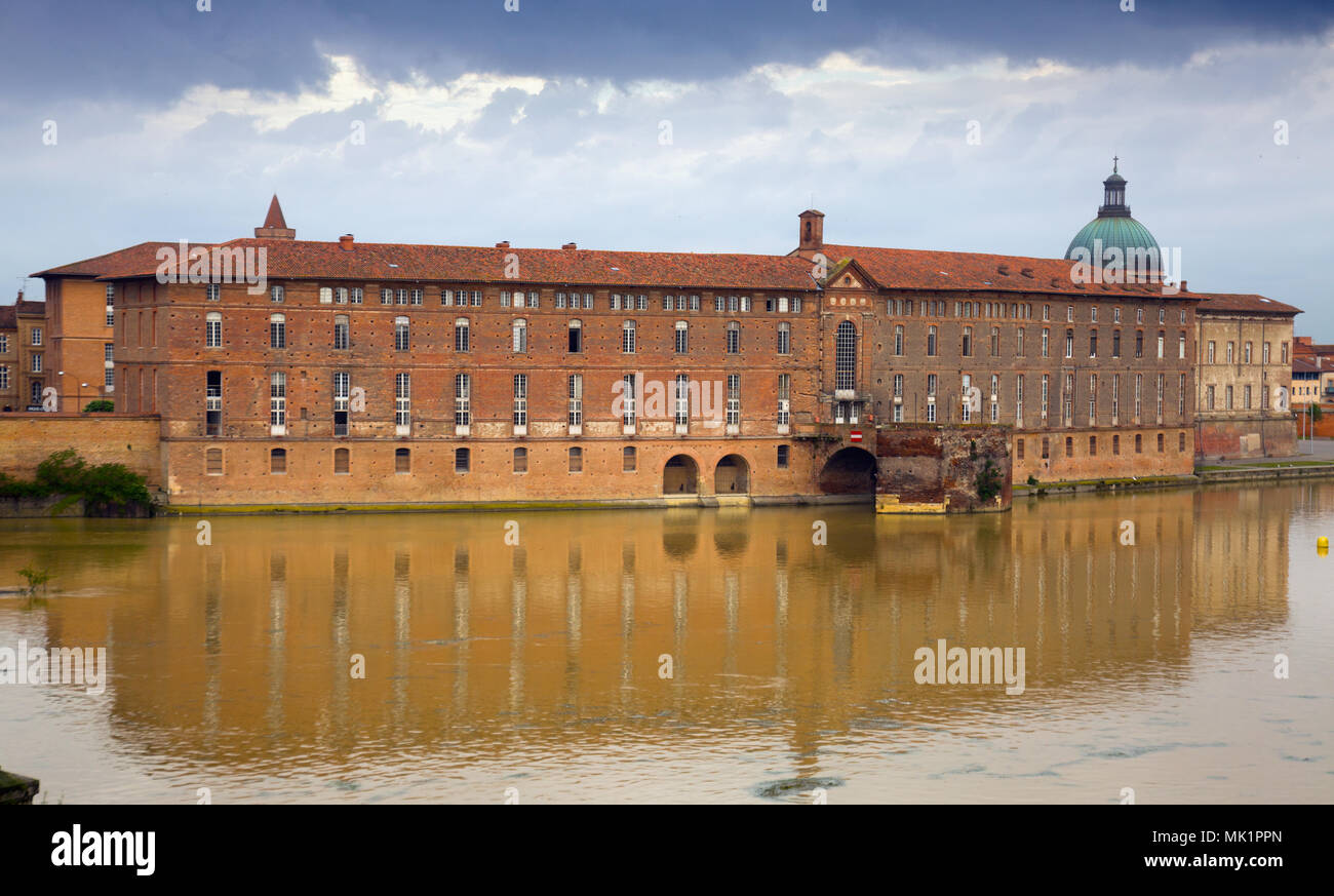 Hotel Dieu Saint Jacques Stockfotos Und Bilder Kaufen Alamy