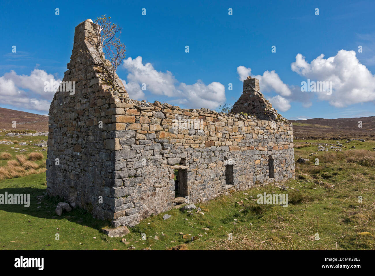 Zerstörte Gebäude aus Stein (gemeldet als ex Strath Minister's Haus/manse), Kilchrist Cill Chriosd, Suardal, Isle of Skye, Schottland, Großbritannien. Stockfoto