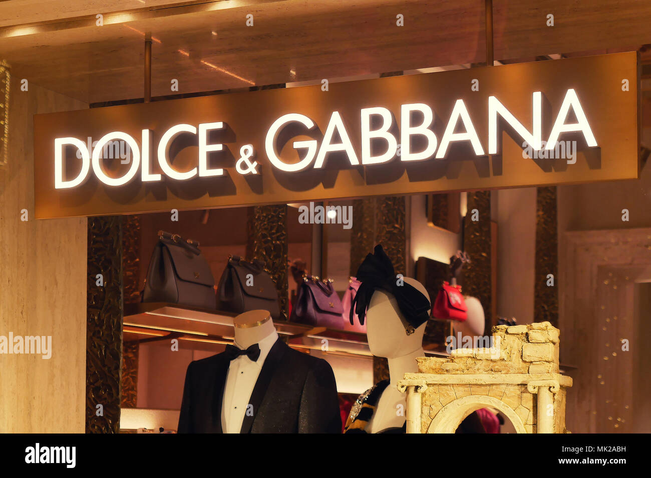 Rom, Italien, Dez 2017: Dolce&Gabbana Fenster Laden in der Via Condotti in Rom im Urlaub Stockfoto