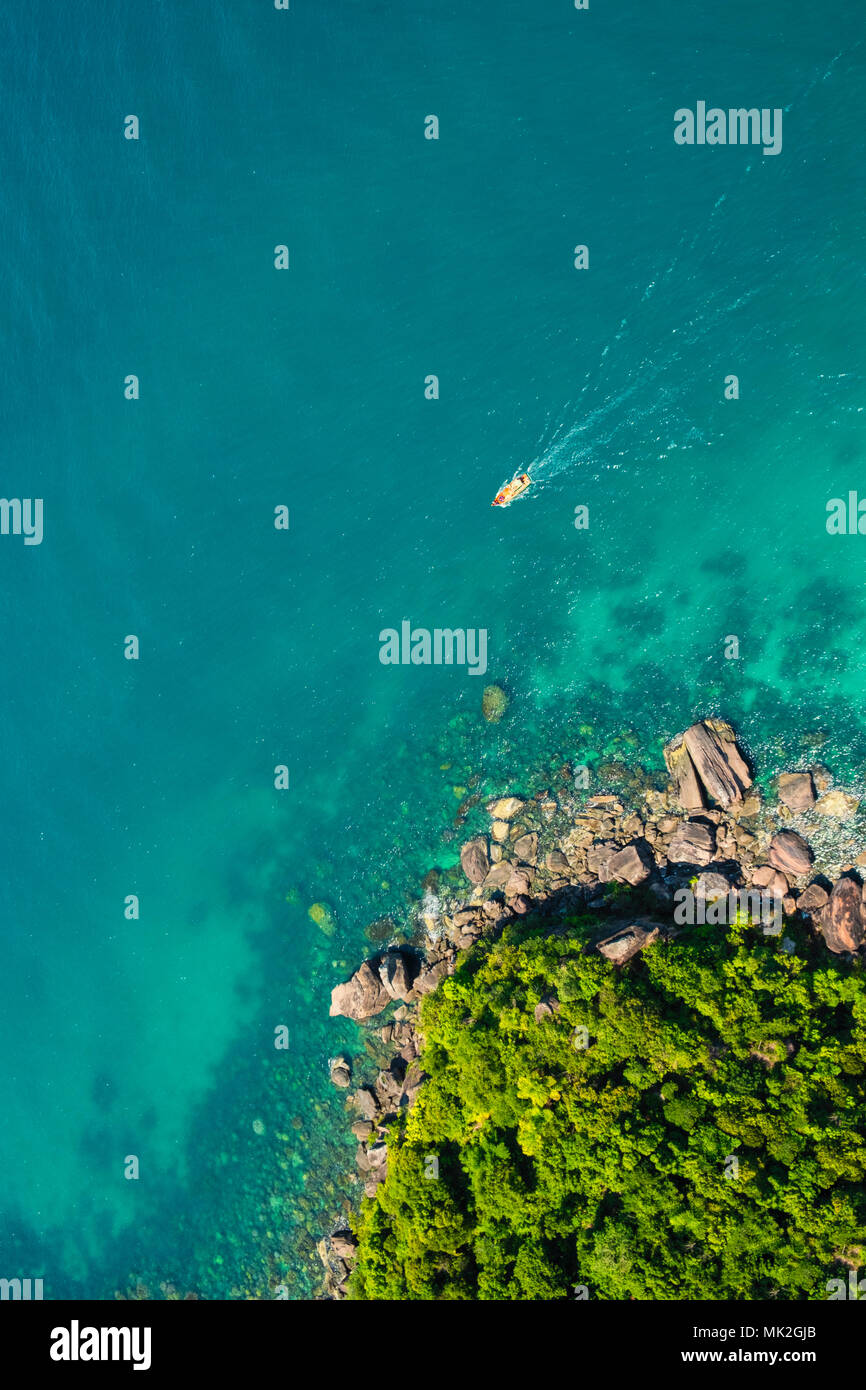 Luftaufnahme der Küste um Ananas Insel (Hon Thom) von der Seilbahn auf der Insel Phu Quoc Stockfoto