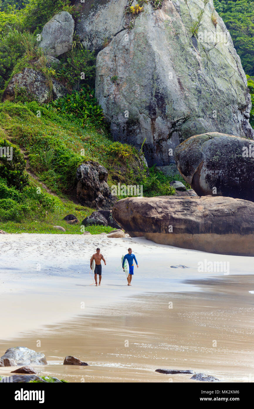 Auf Prainha Surfer, Rio de Janeiro, Brasilien Stockfoto