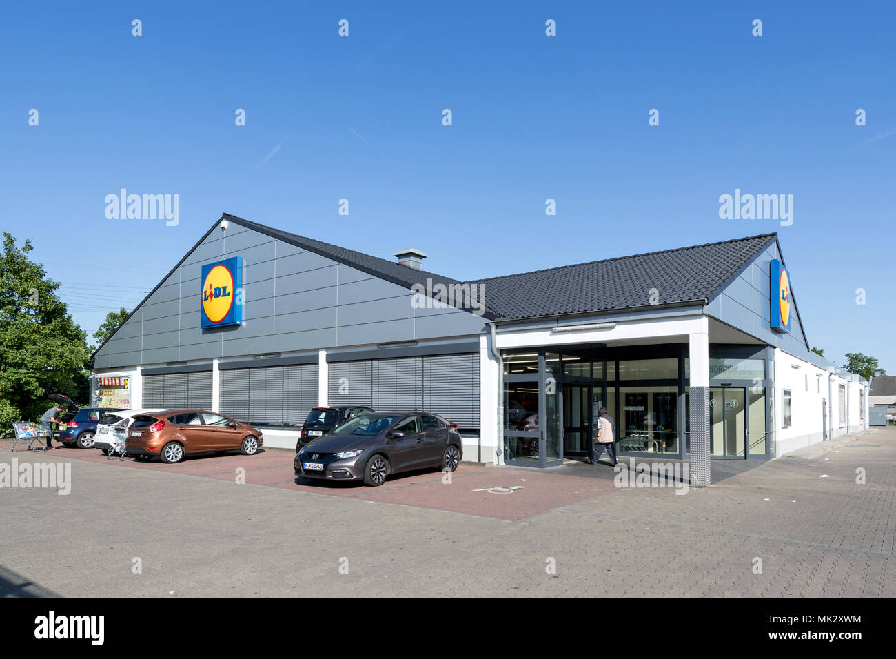 Lidl-Filiale. Lidl ist der größte Rabatt Supermarktkette in Europa. Stockfoto