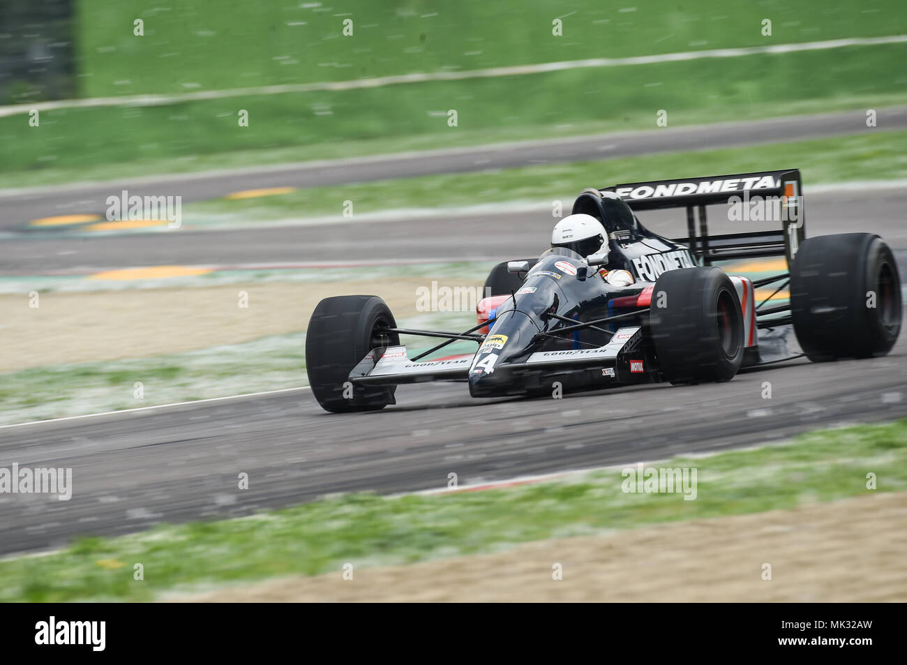Imola Das Grosse Historische Autos Der Formel 1 Formel 2 Formel 3 Gran Turismo Und Prototyp Auf Der Strecke Enzo Und Dino Ferrari In Imola Fur Minardi Tag 05 05 2018 Imola Italien Stockfotografie Alamy